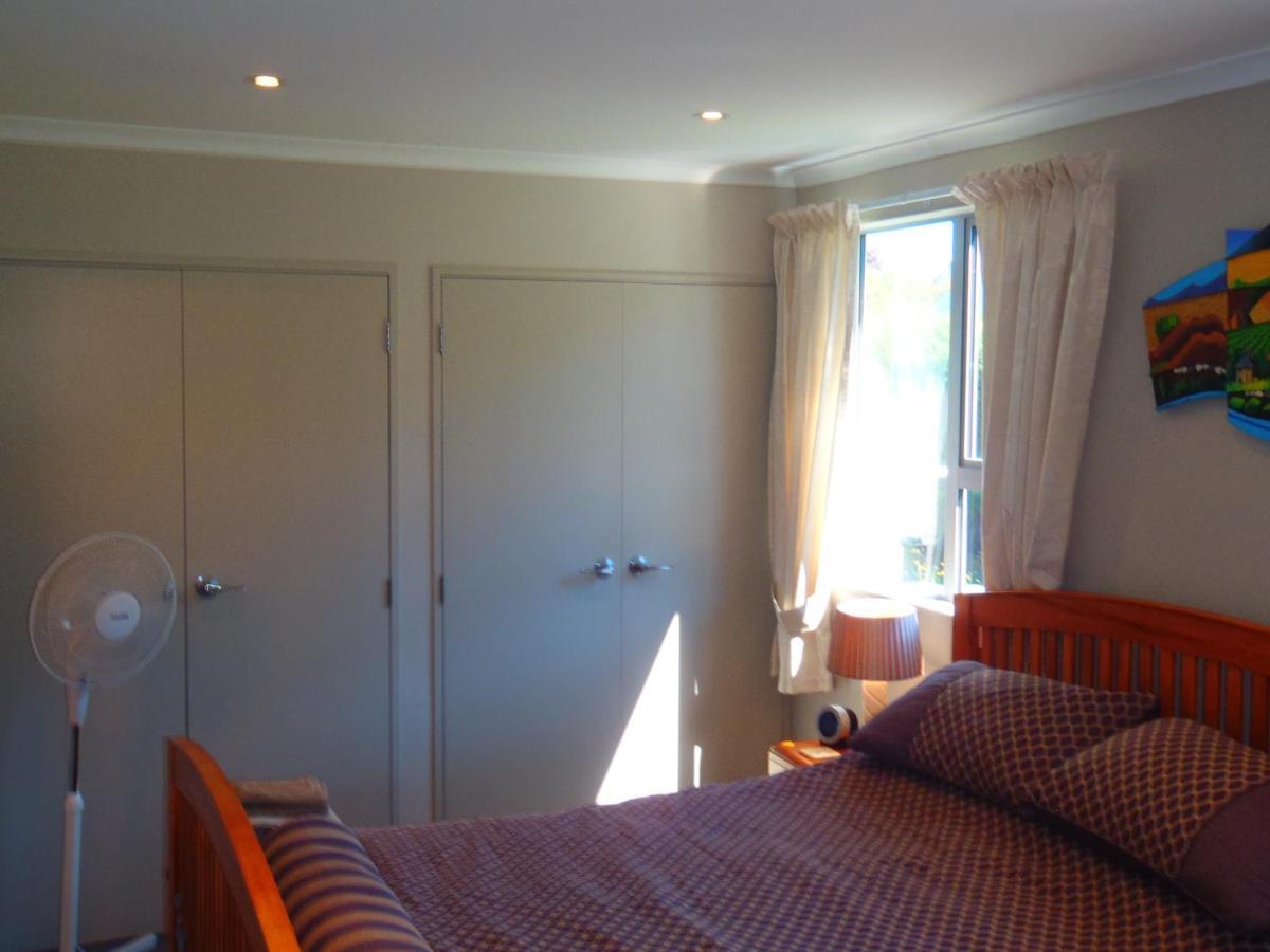 Lakefront Fantail Cottage Lake Hawea, Wanaka Eksteriør billede
