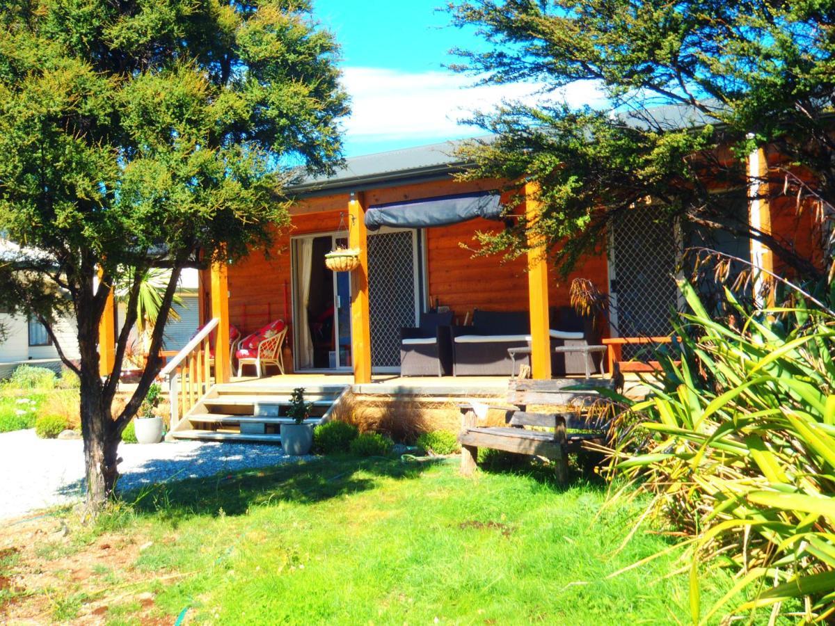 Lakefront Fantail Cottage Lake Hawea, Wanaka Eksteriør billede